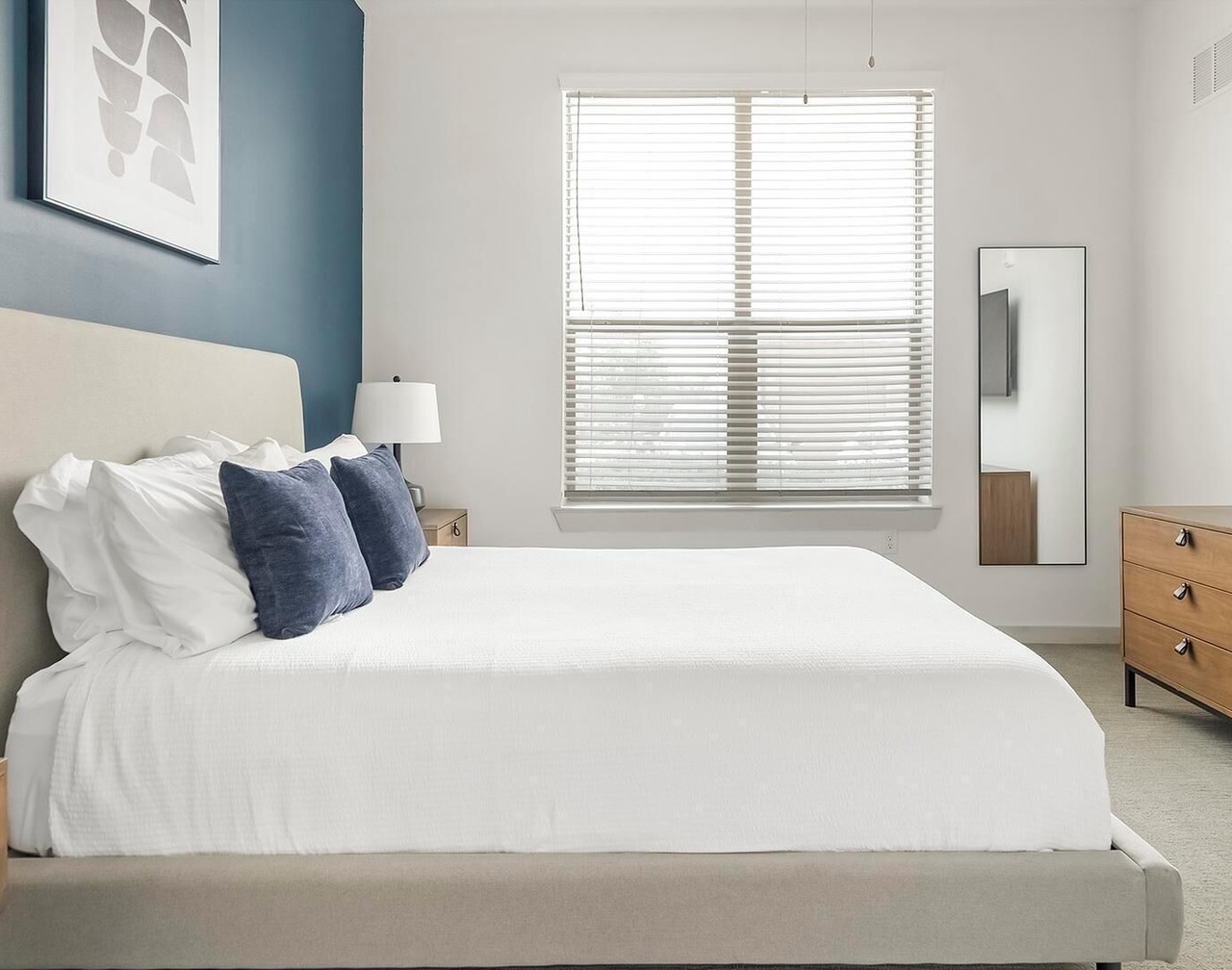 Landing | Modern 1BD, Gym, Yoga Studio 1