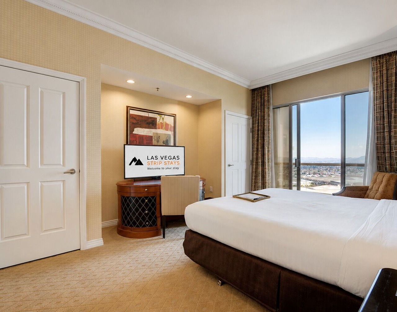 Luxury MGM Penthouse | Largest Balcony | Lazy River + Free Pools + No Resort Fee 1