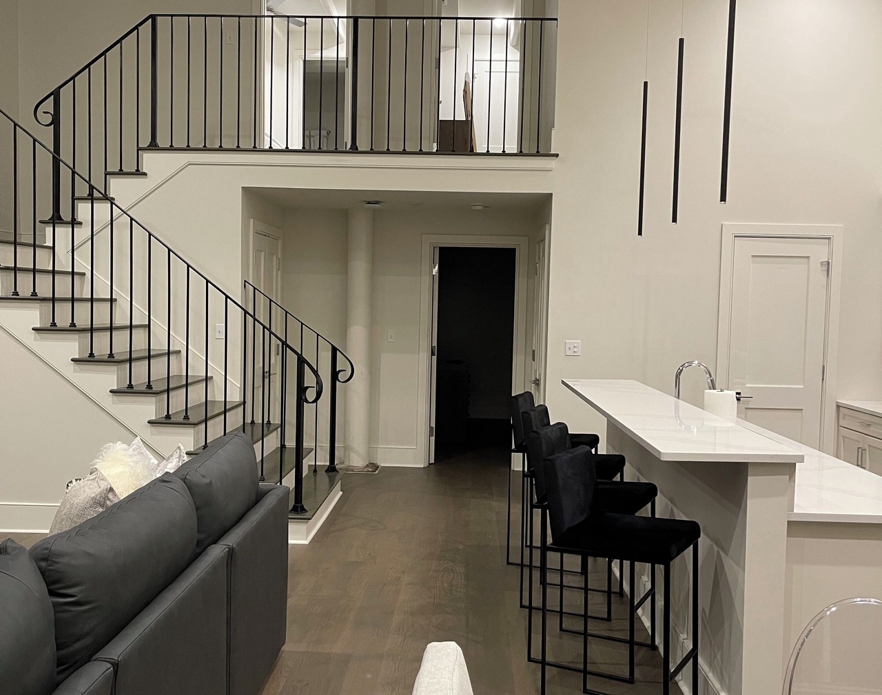 Experience the Charm of New Orleans CBD: Prime Location, Walkable, and Spacious 1