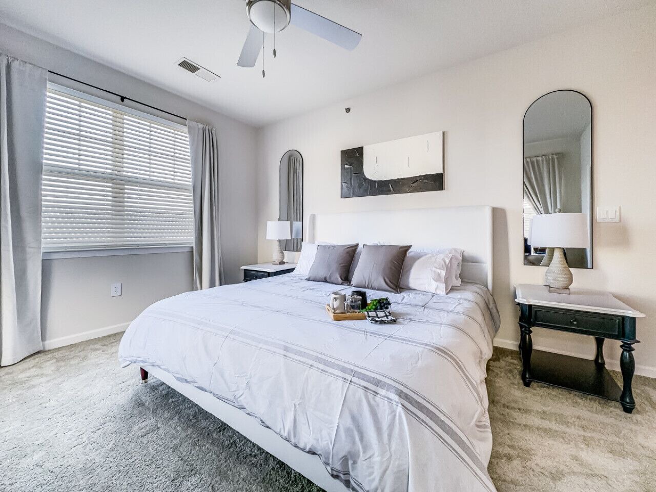 2xKing-Beds, Birkdale-Plaza-Vista, Shop-Eat-Play 1