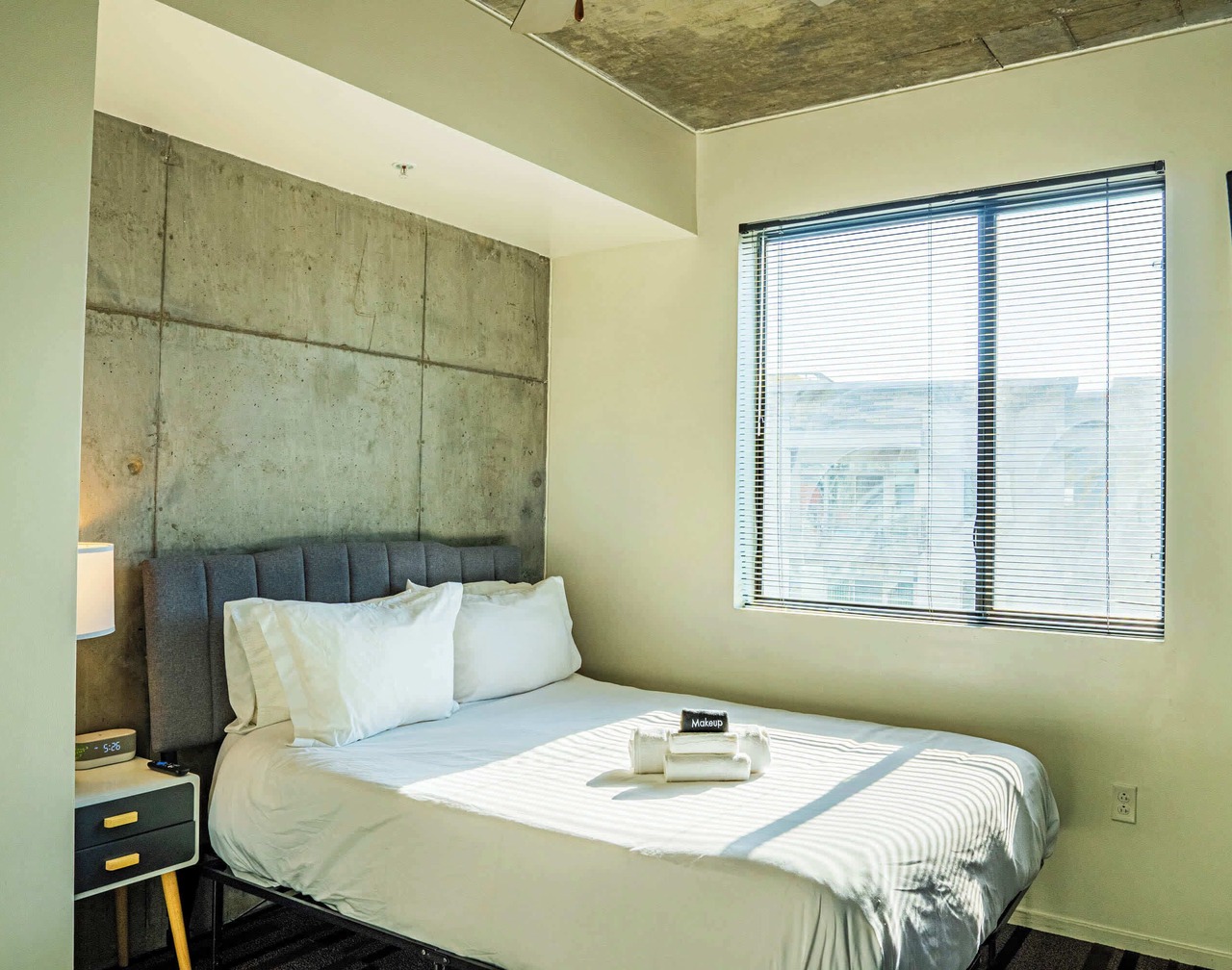 DT Escape with Pool + Gym + Parking + W/D + Balcony 1