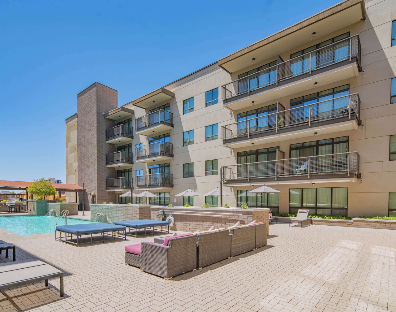 DT PHX Apt | Balcony, W/D Gym, Pool & Parking 1