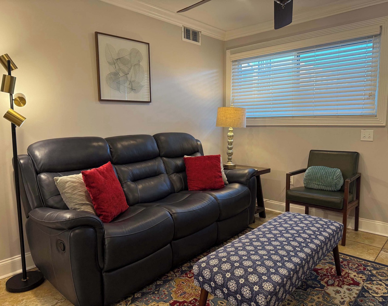 Gated | 5 min to Stadium | WD | Granite kit | Pool 1