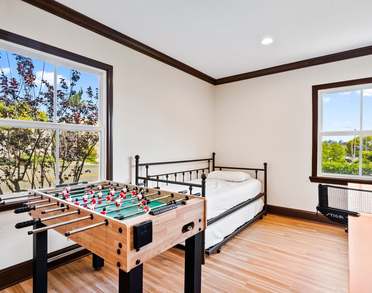 6BR Villa with Pool, Jacuzzi & Game Room, Walk to Rodeo Drive 1