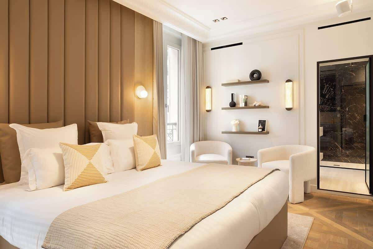 The Lander - Serviced 2BR/2BA - Marais 1