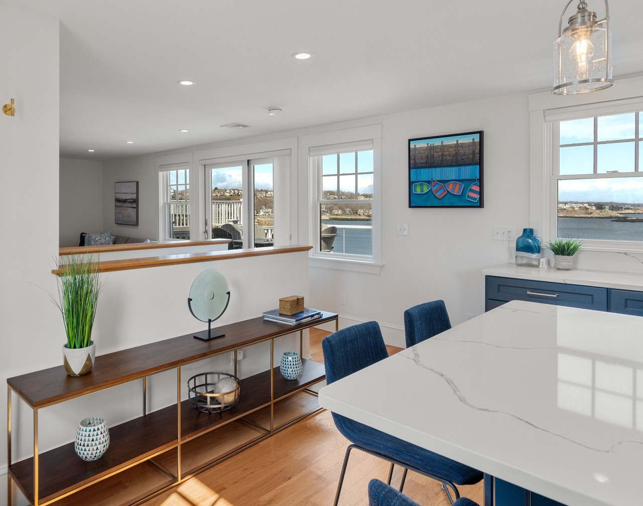 Rare Waterfront Luxury Penthouse Bearskin Neck 1