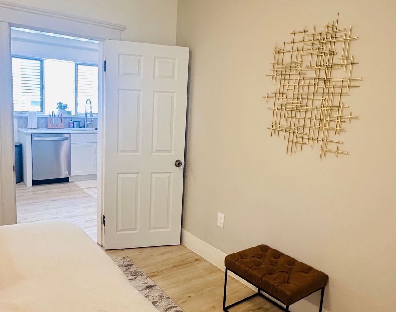 Modern 2BR near subway & parking available 1