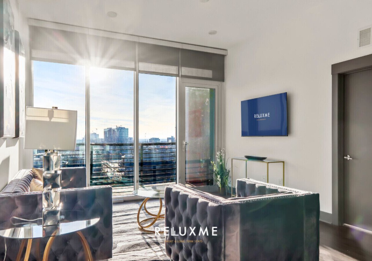 Reluxme | City Center High-Rise King 2BR + Skyline 1