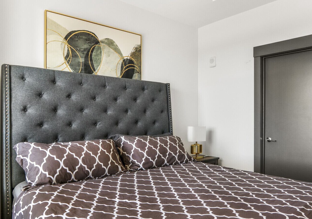 Reluxme | City Center High-Rise King 2BR + Skyline 1