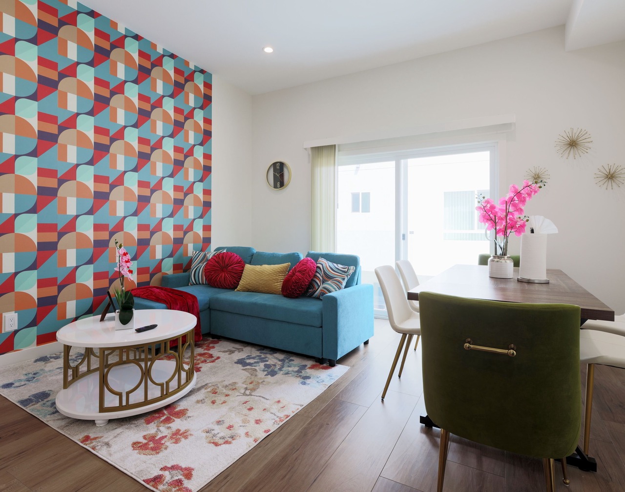 Insta-Worthy Modernistic 4B4B Suite 1