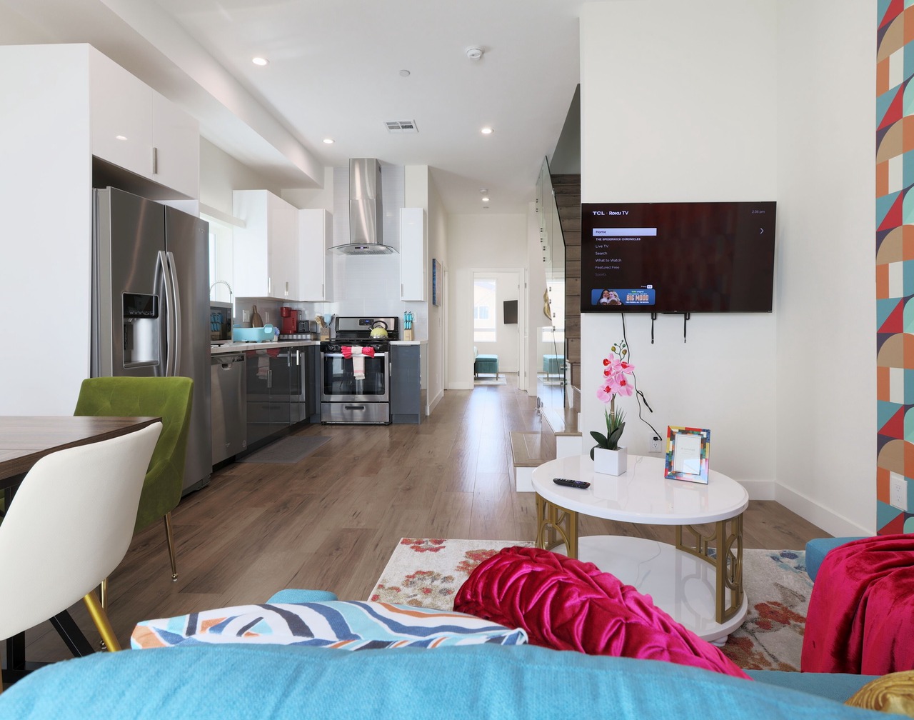 Insta-Worthy Modernistic 4B4B Suite 1