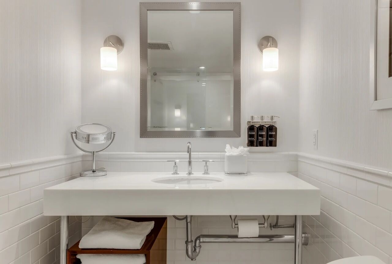 Immerse in the Bold Spirit of Boston - Opulent Hotel XP near Theater District 1