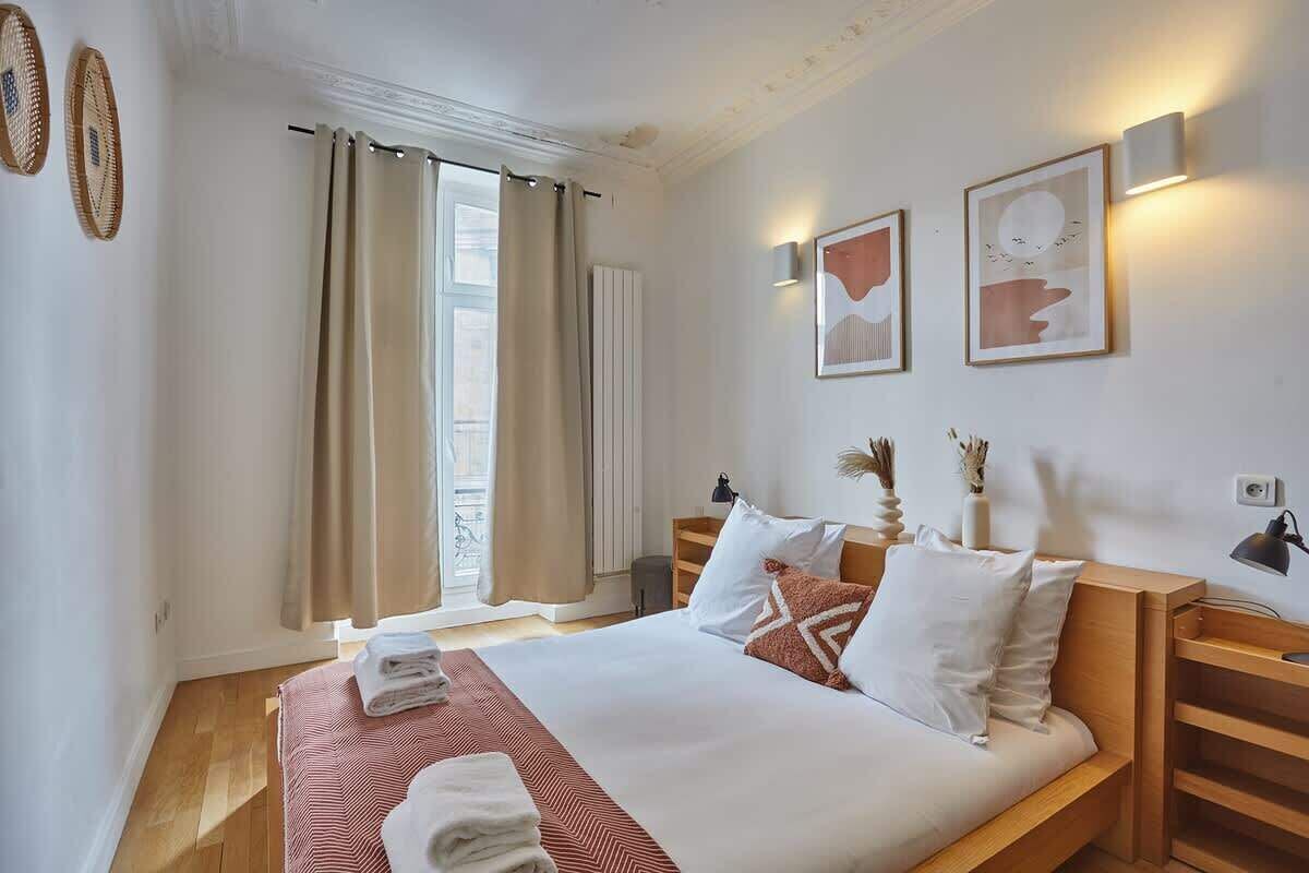 Superb apartment Center of Paris-Montmartre 1