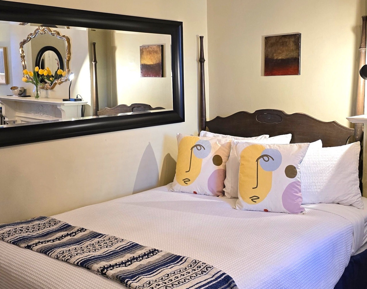 "Fort Hill Inn, Boston" Cozy Studio Suite, Eat in Kitchen, 5 minutes to Center 1