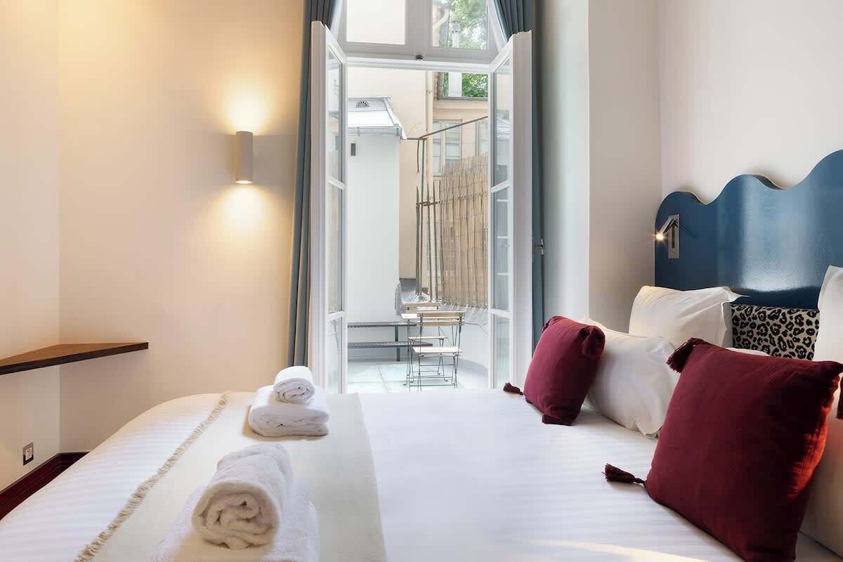 A Lavish 3-BR/3BA with Services in Saint-Germain 1