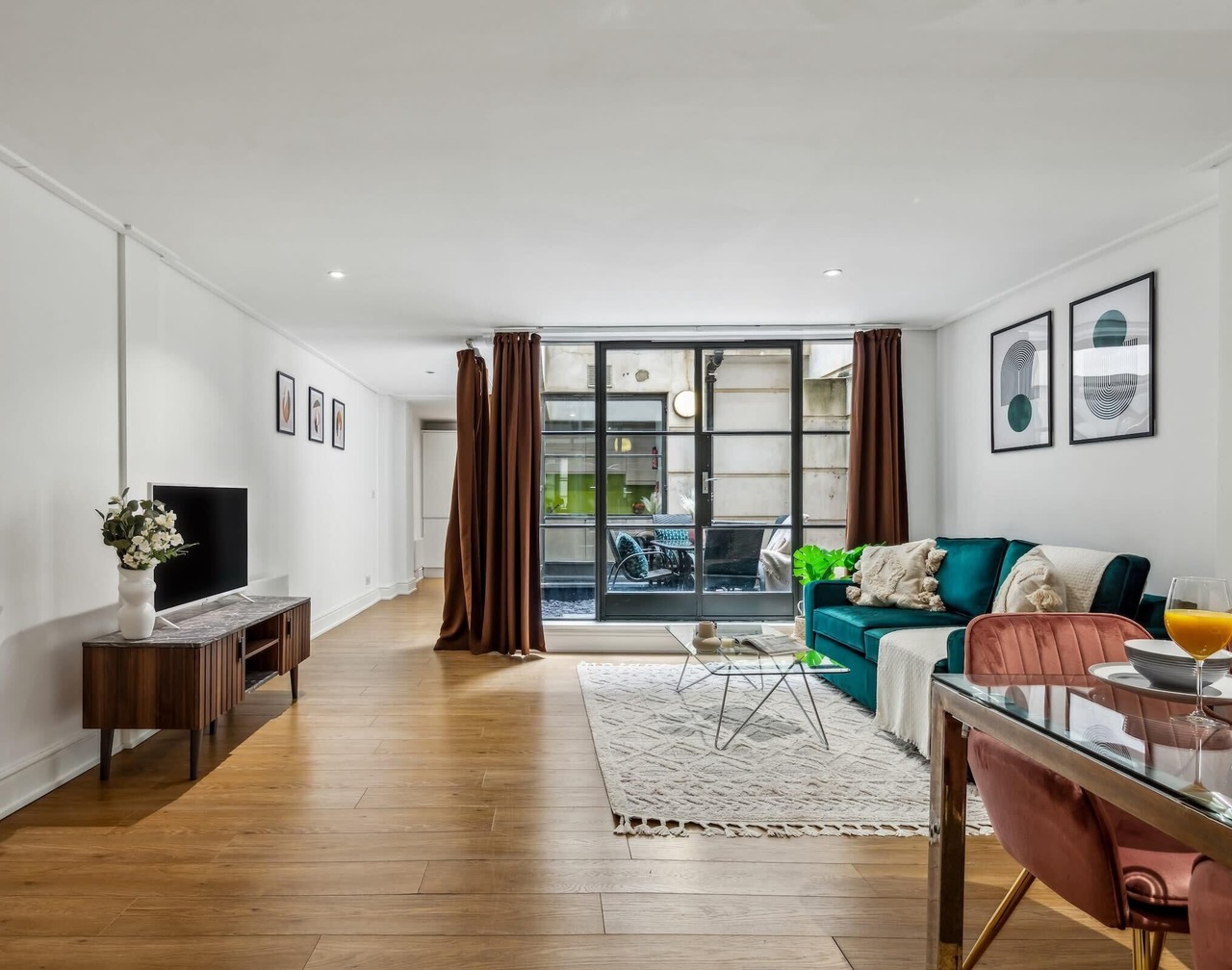 Modern 1BR with Patio in the Heart of Holborn 1
