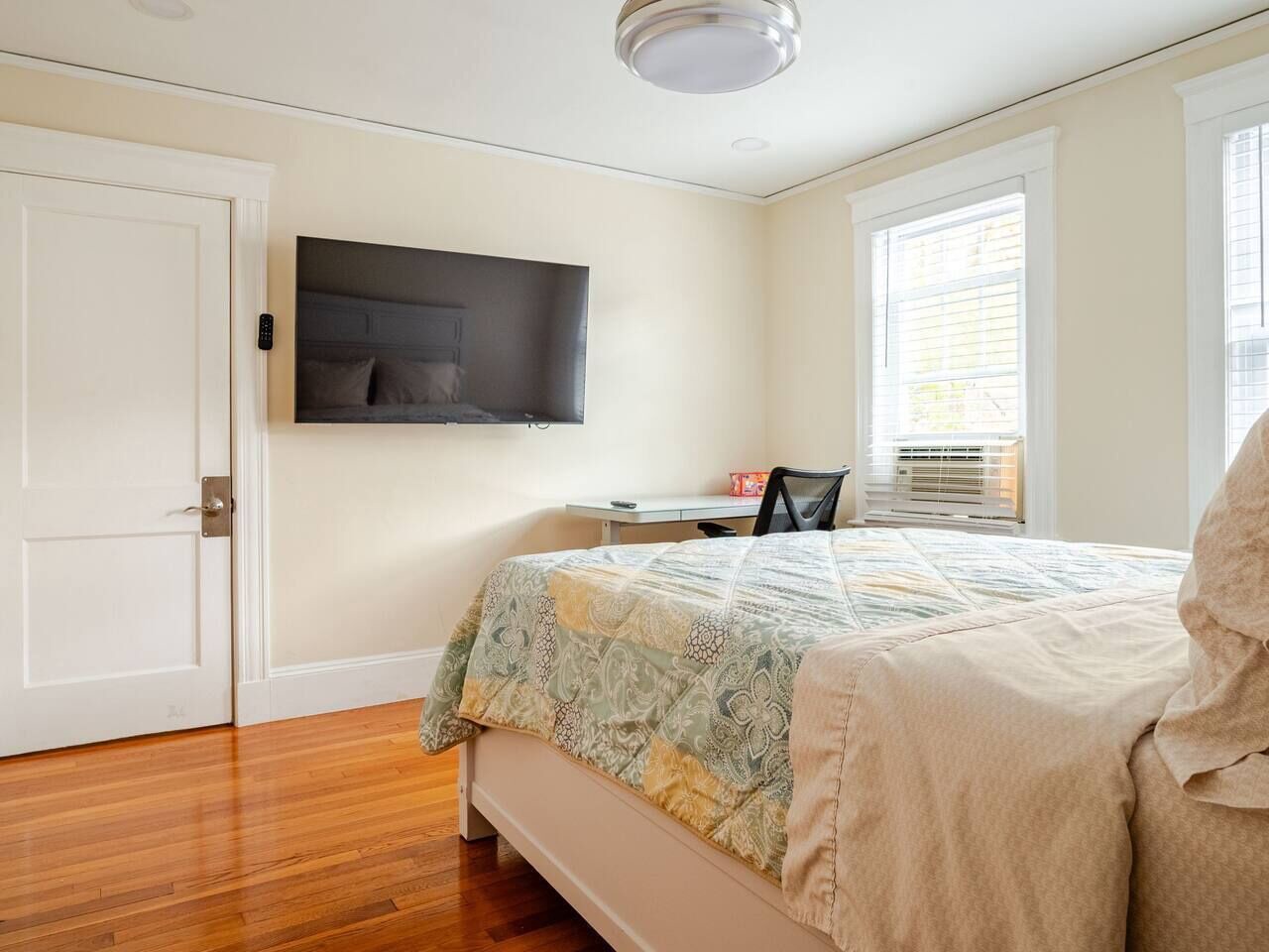 Peaceful, Spacious 2BR Condo in Allston Boston, Close to Harvard/BC/BU + Parking 1