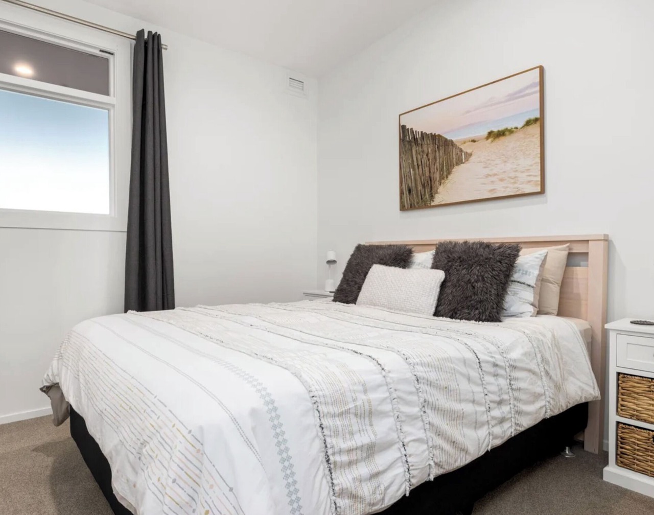 The Lookout - 1-Bedroom Apartment with Stunning Views, Pool & Gym Access, Secure Parking, and Prime Mount Maunganui Location 1