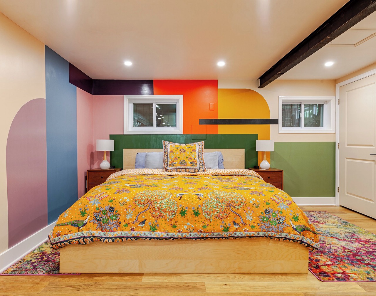 Luxurious DC garden apartment w/King bed, for work and play, steps to Metro 1