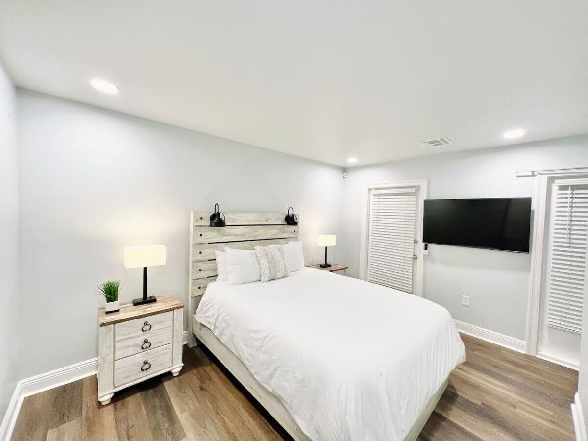 3 Bed/3 Bath with King Bed 15 min to Downtown New Orleans 1