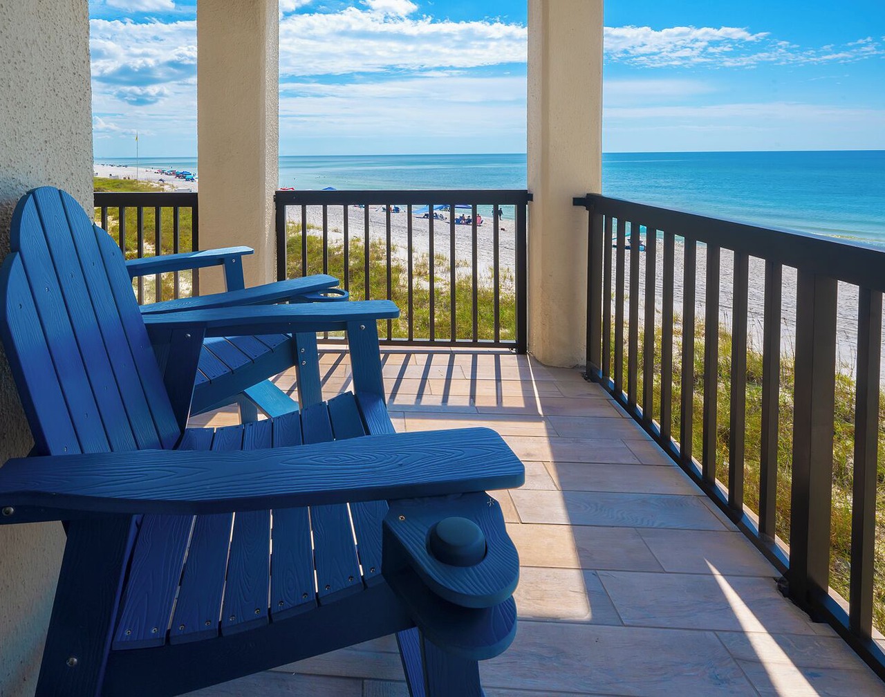 🌴 Oceanfront Pinnacle Port Escape | Sleeps 8 | Last Week of July Available! 1