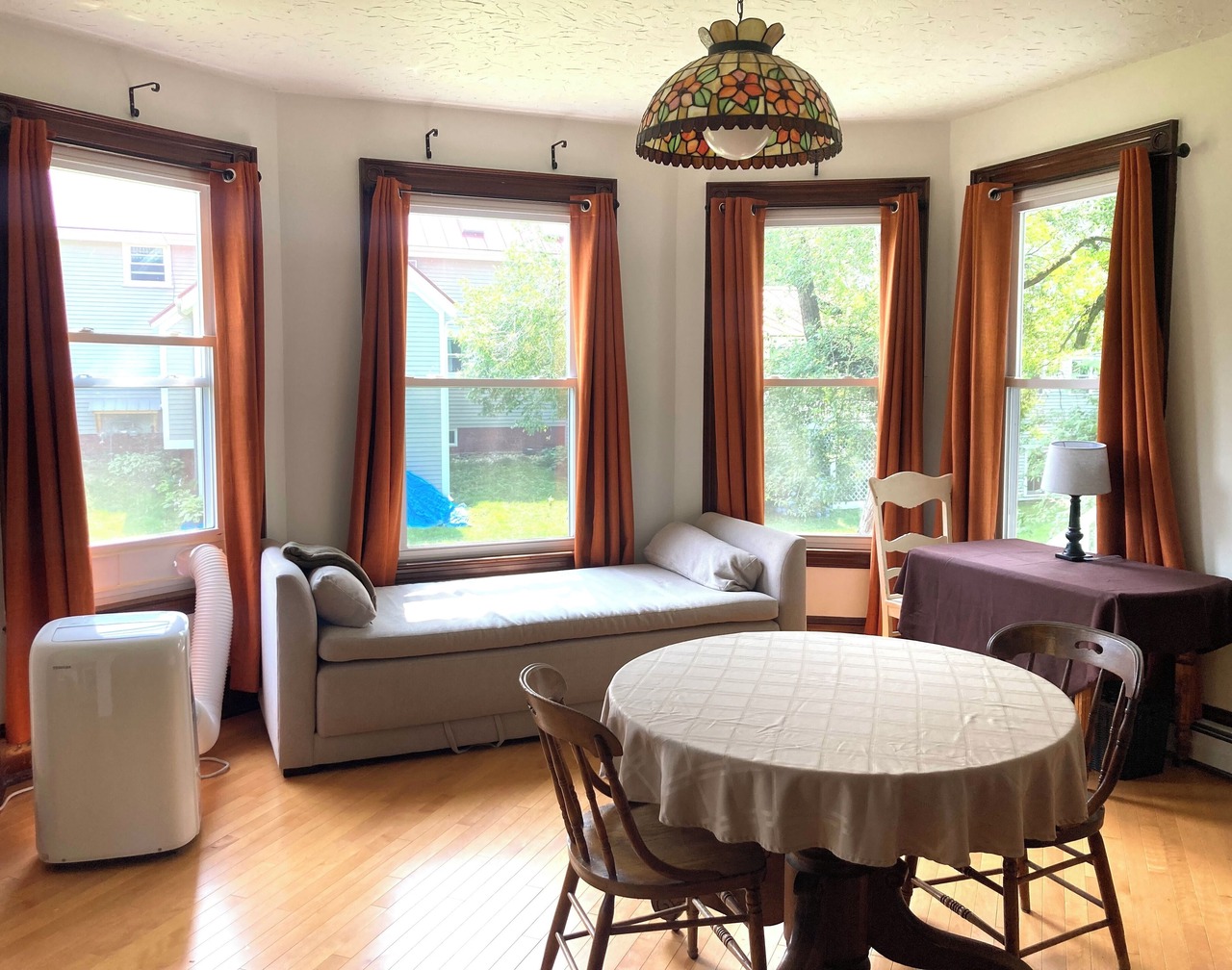 Cozy Studio in Downtown Freeport 1