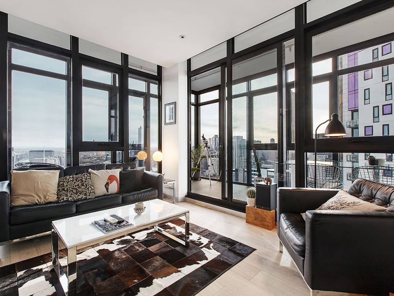 Scenic Penthouse Living in the Heart of Melbourne 1