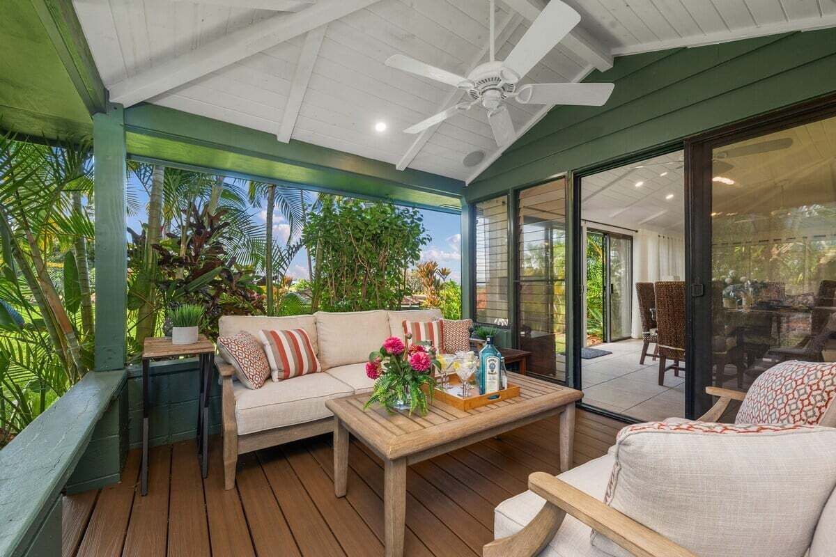 SUMMER SALE! Remodeled Hawaiian Cottage Near Beach w Pool - International Colony Club 37 1