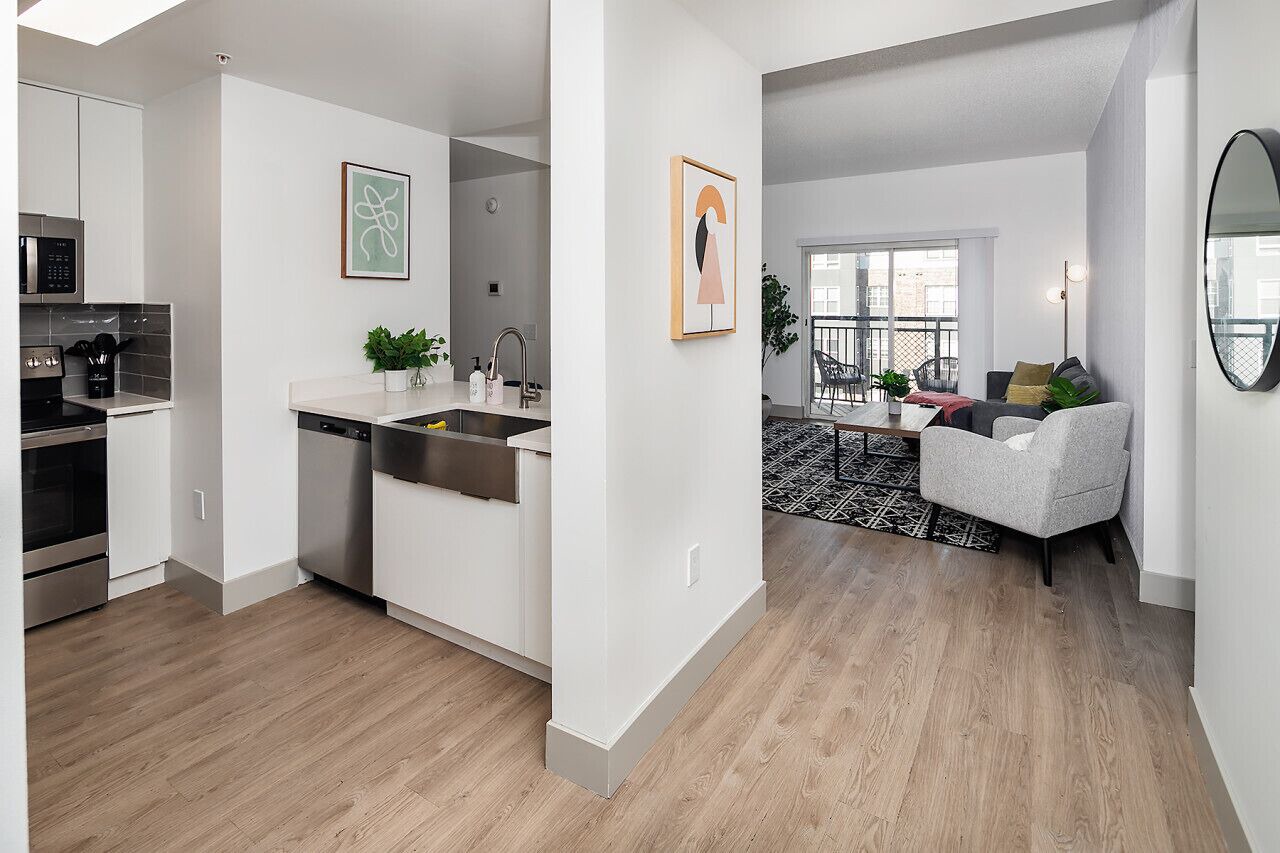 Urban Retreat | Free WiFi+Parking, Walk to Stadium 1