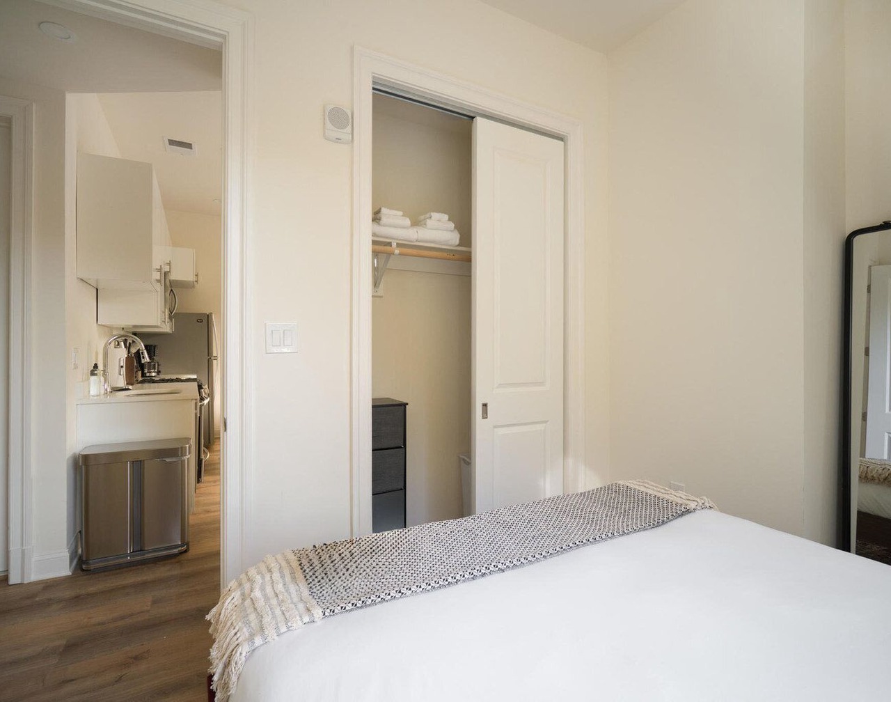 Exquisite Dupont Circle 1BR w/W/D, nr Metro Station, by Blueground 1