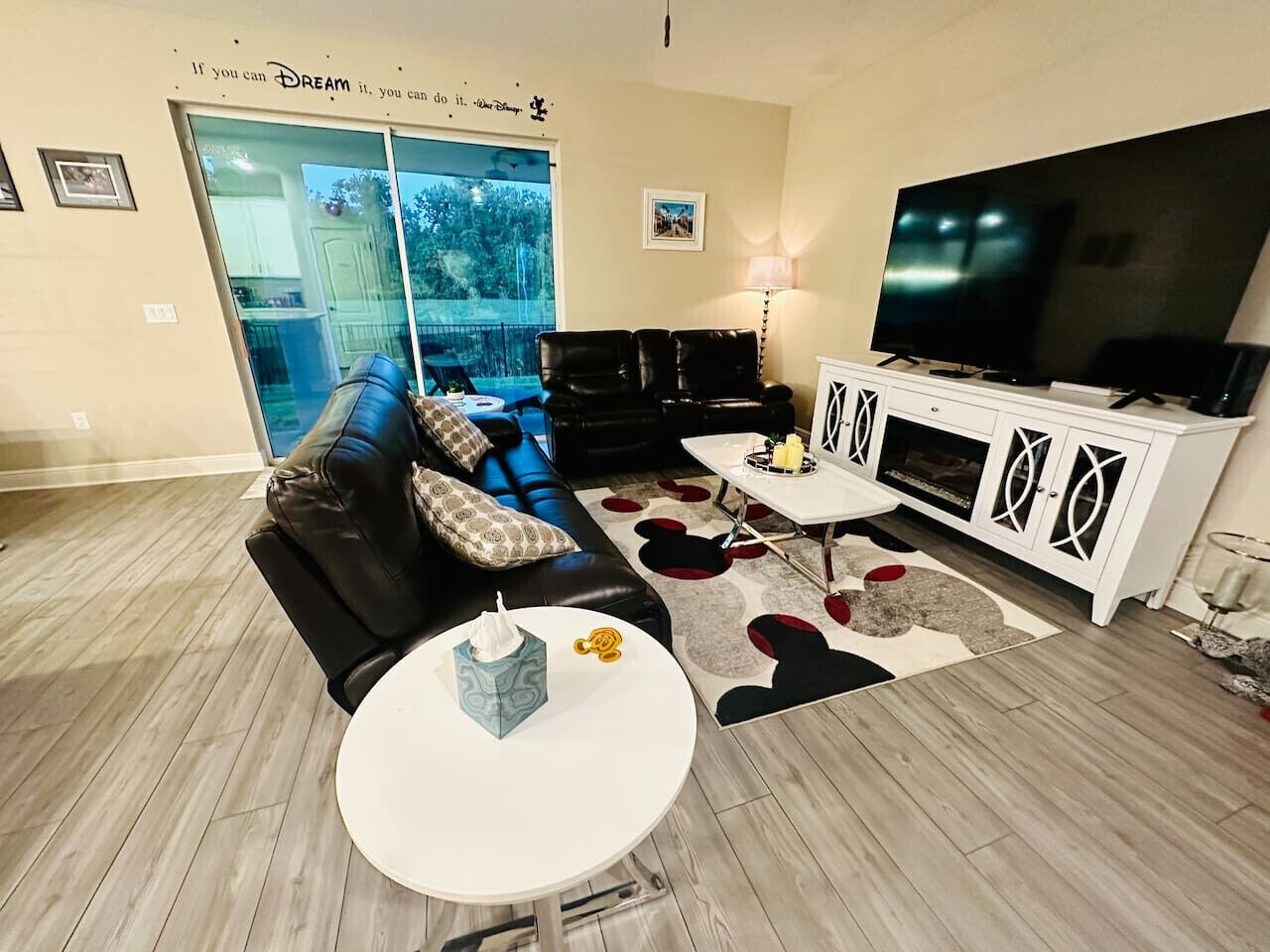 Complete Disney themed home 5bed 3 1/2 bath 1