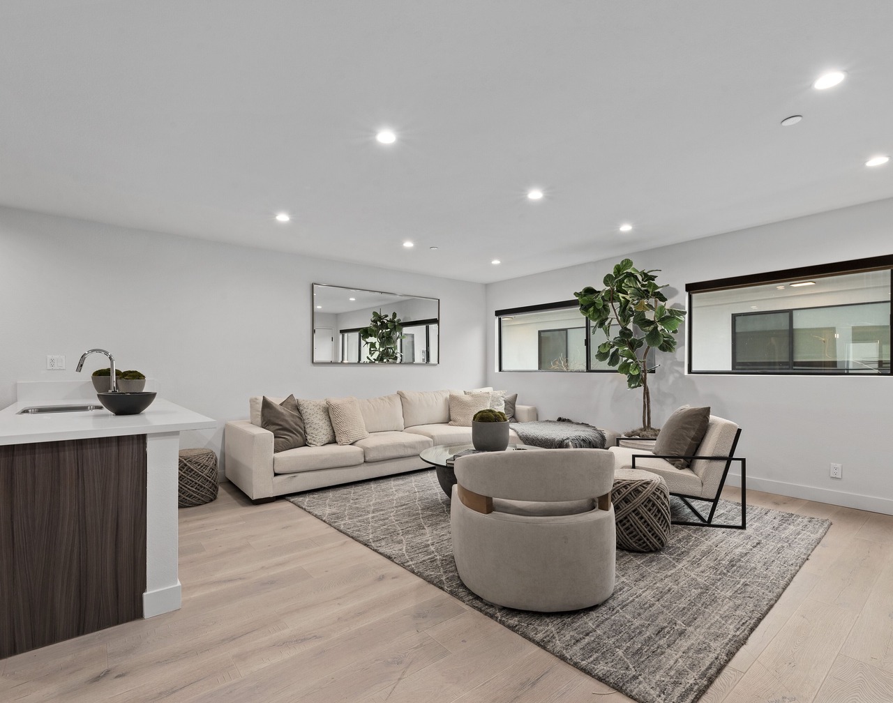 Heart of West Hollywood Stunner w/gym and co-working space 1