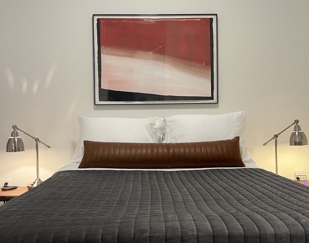 Stylish Miracle Mile Studio 1