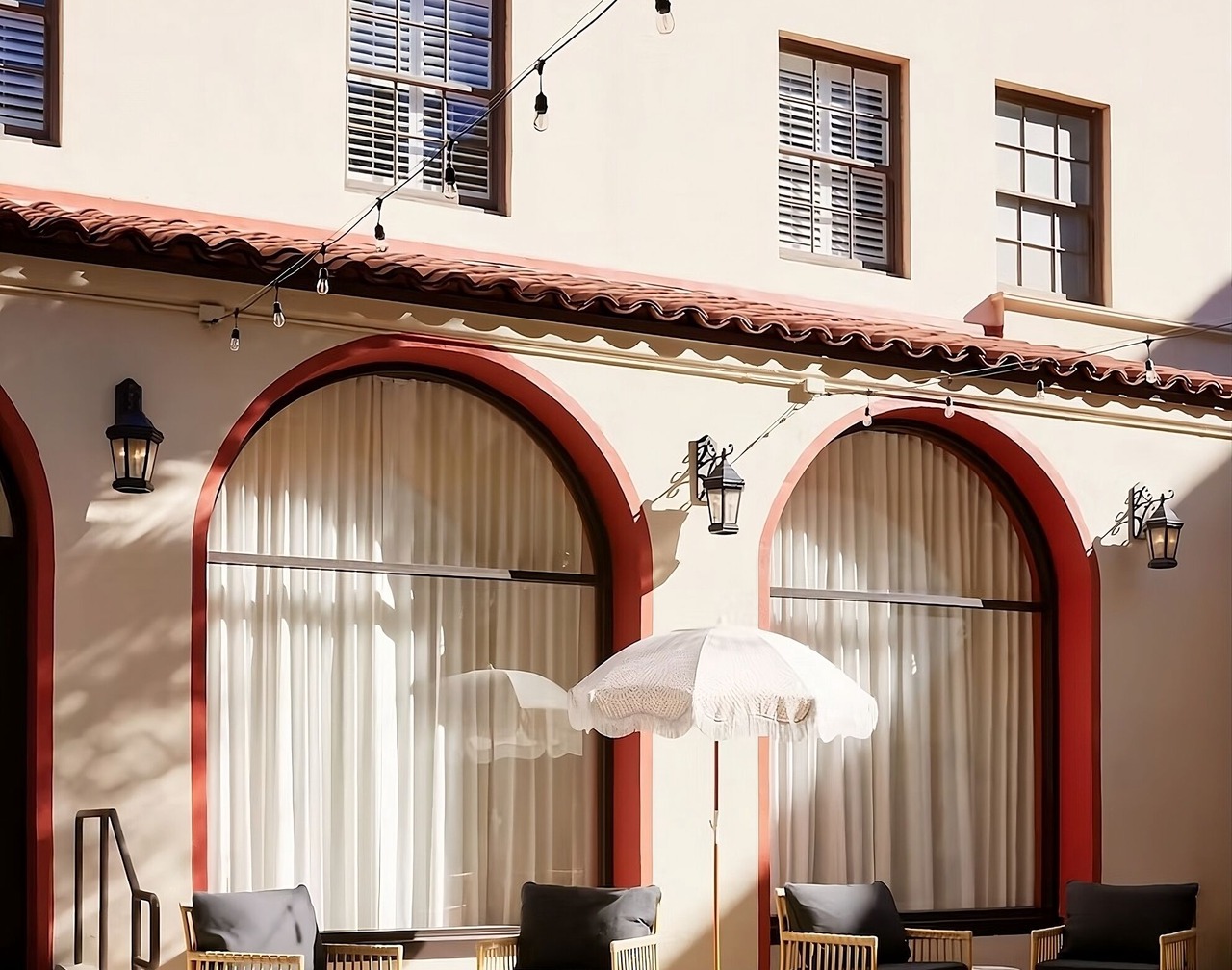 Classic Room at Pasadena Hotel & Pool! Pets Allowed, Pool Onsite! 1