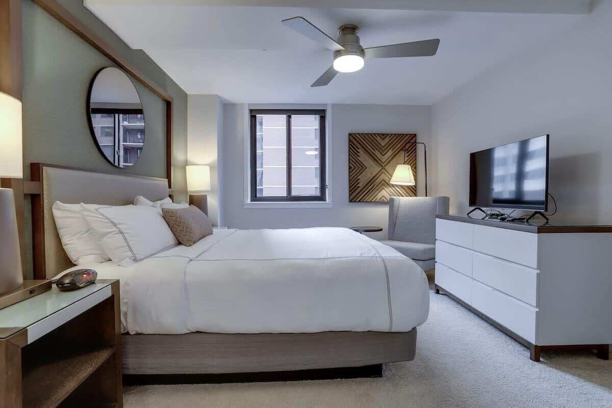 Sojourn Courtland Towers w/Private Balcony 1