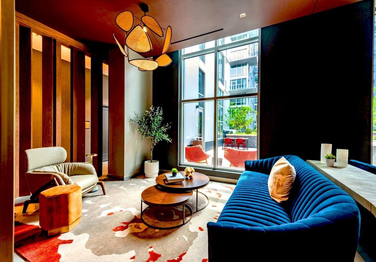 Modern Clarendon Apt Close to Metro 1