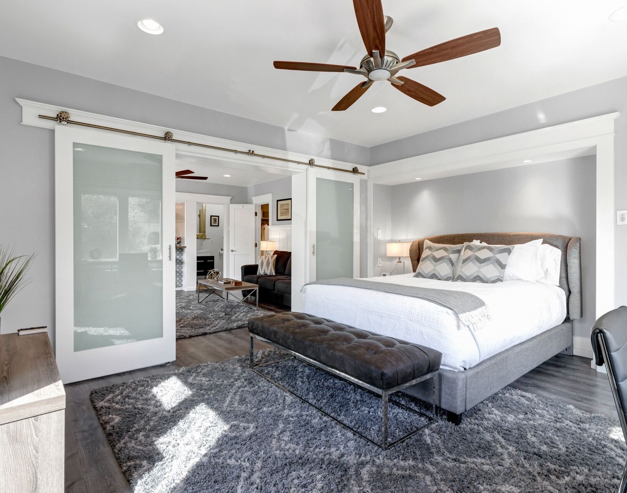 Arts District of Long Beach! Walking distance to the beach! 1