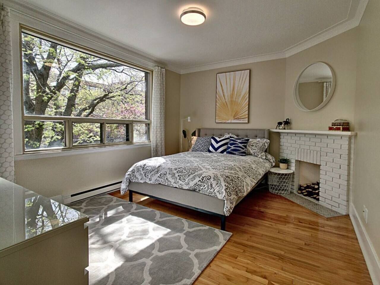 Montreal ~ Cozy & Chic City Condo 1