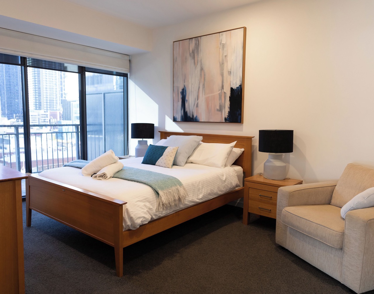 A wonderful 3 bedroom apartment in Southbank, just a hop, skip & jump from Crown 1