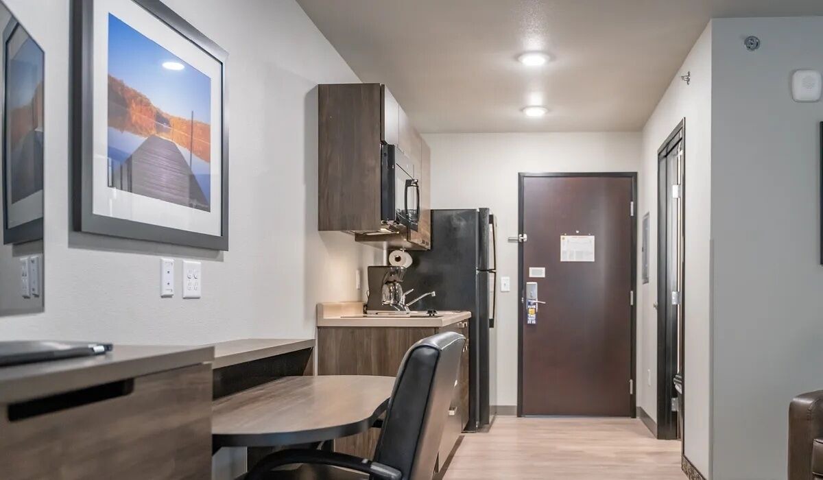 Enjoy Full Kitchen & Cozy Space in Huntersville! | Free Parking, BBQ Facilities! 1