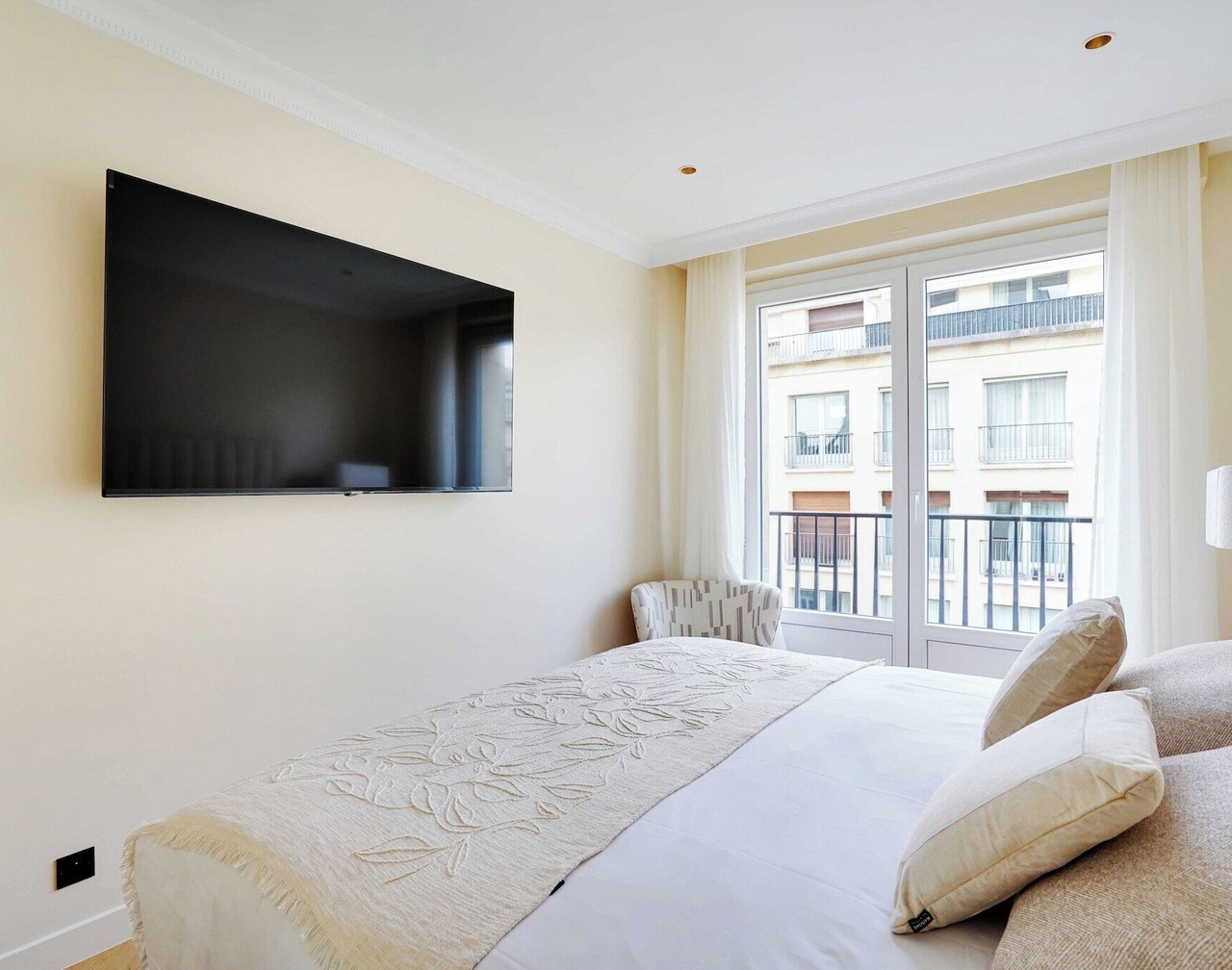Luxurious apartment - 2BR- 6P Eiffel Tower view 1