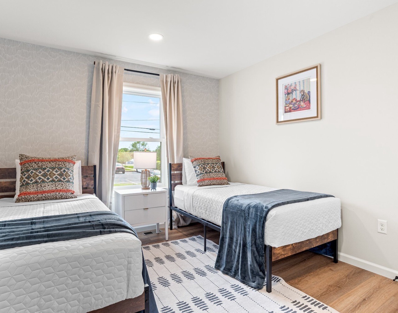 The Respite: Spacious beautiful new build, sleeps 8-10. 7 minutes from Hershey. 1