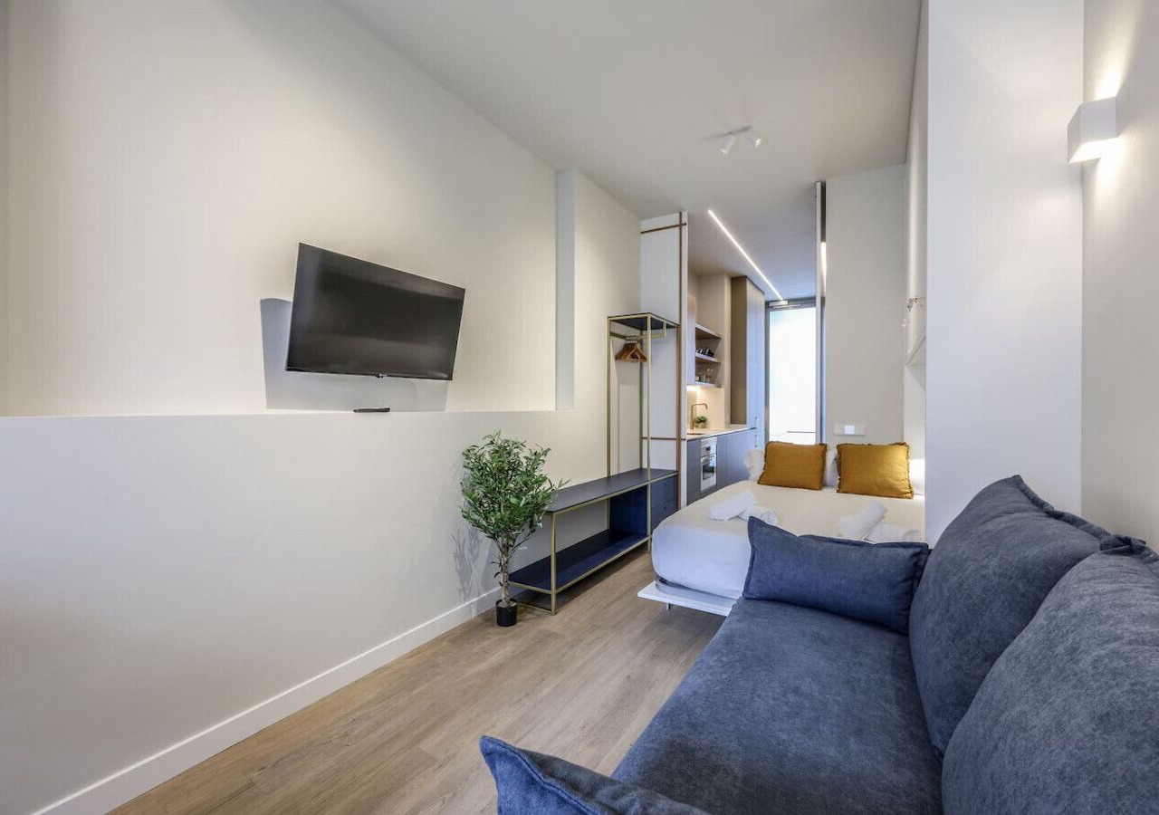 Chic Studio Steps from Gran Vía, Madrid 1