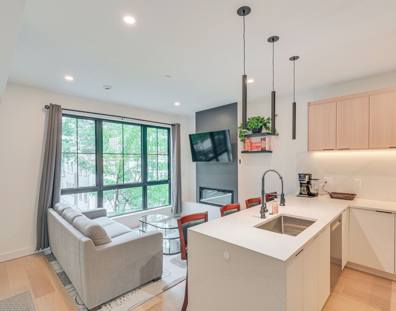 Near Biotechs & MIT: Cozy Condo w/Fireplace 1