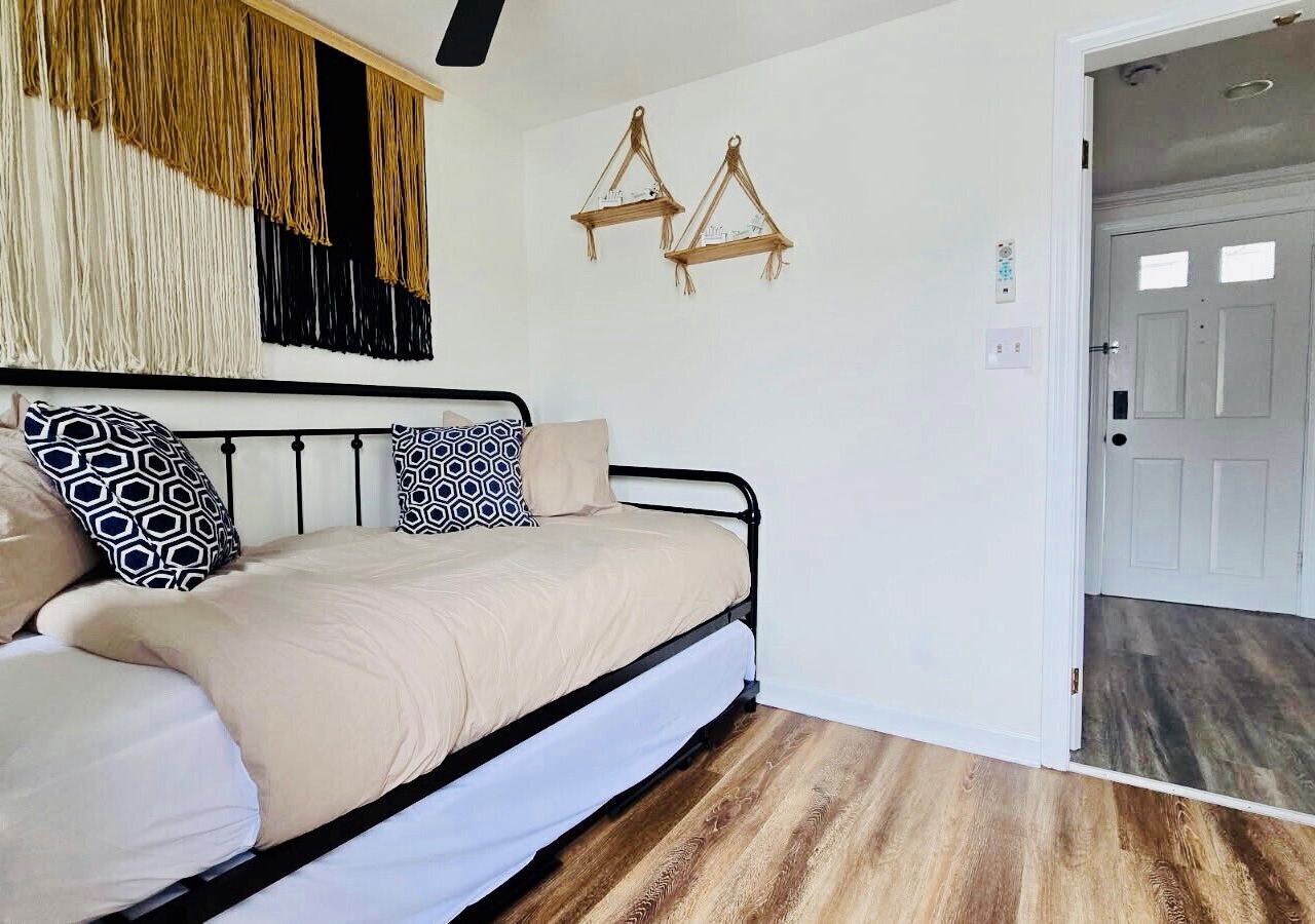 Renovated Beach Condo - Pool - Hot Tub - Fire Pit! 1
