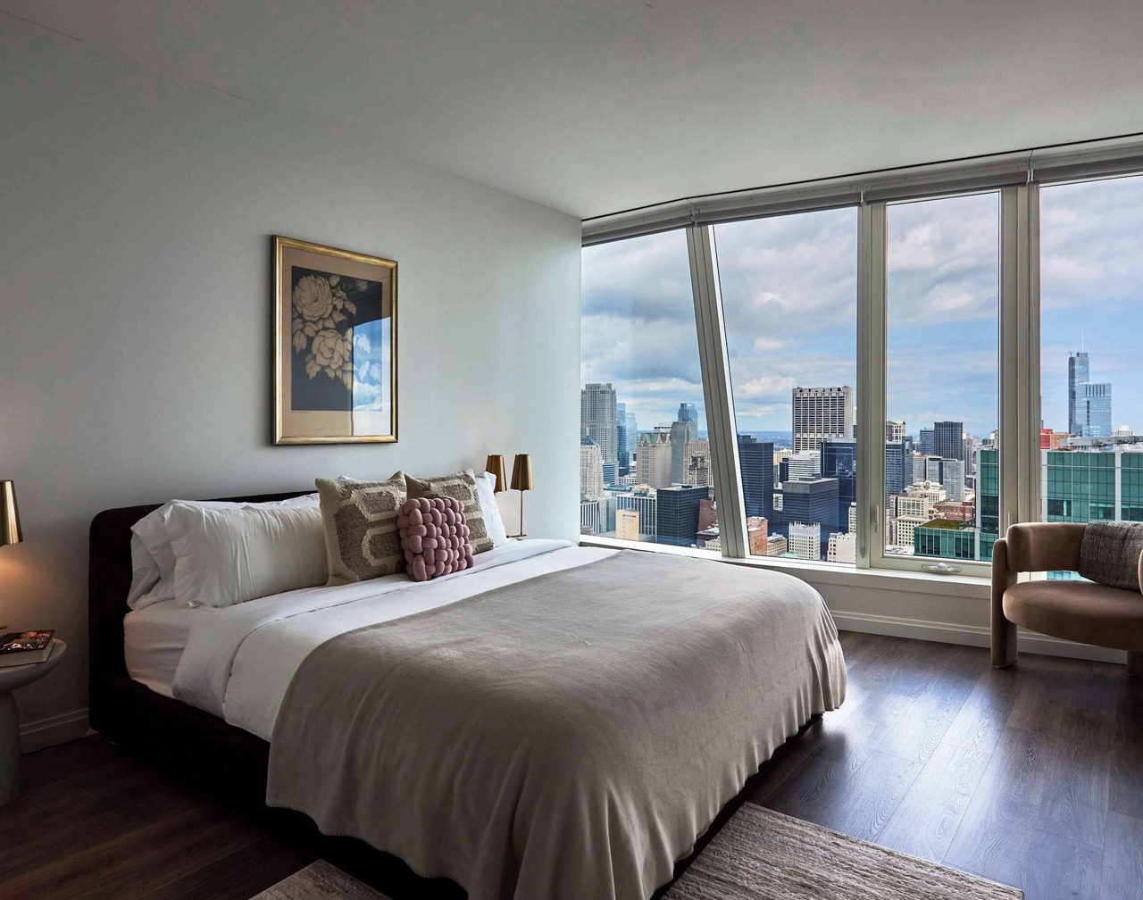Front Row to the Lake & Skyline: Epic 60th Flr 3BR 1