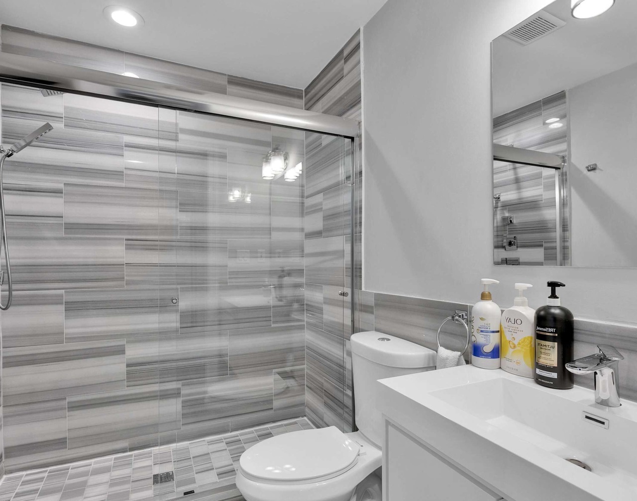 Bright 1BR Retreat | Sleeps 4 | by Liberty Bell 1
