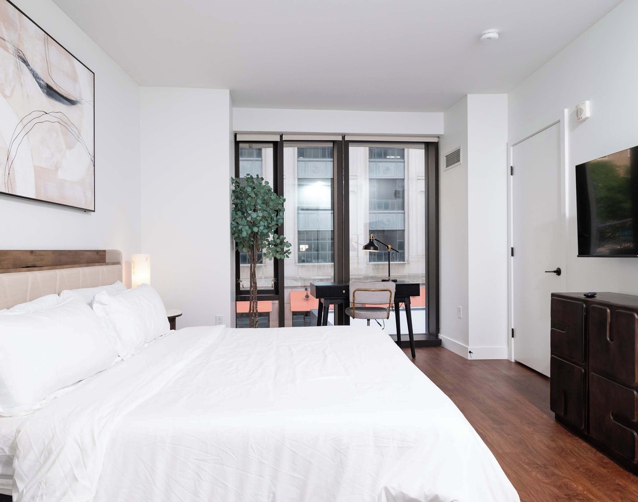 Back-Bay Upscale Central Condo Rooftop & Parking 1