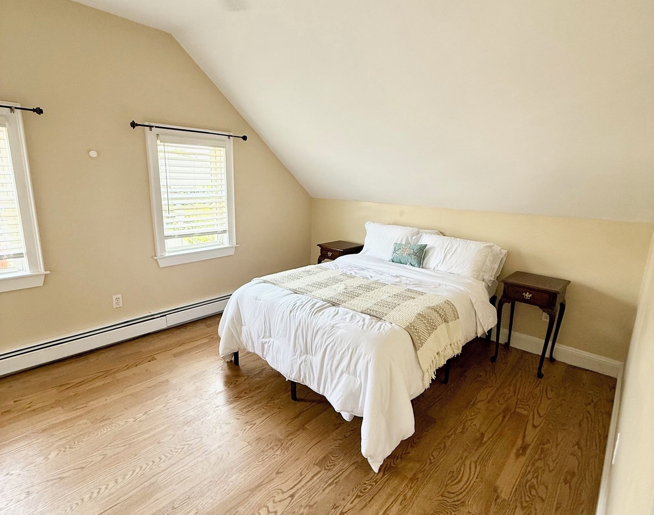 Charming 2-bedroom house in welcoming Swampscott with private beach 1