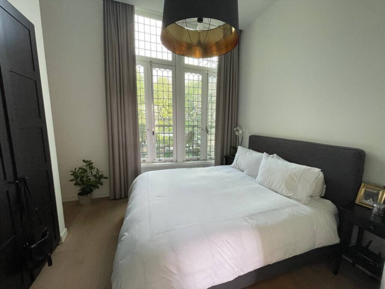 Elegant 2-Bedroom Apartment with Amstel River Views | Central Amsterdam Retreat 1
